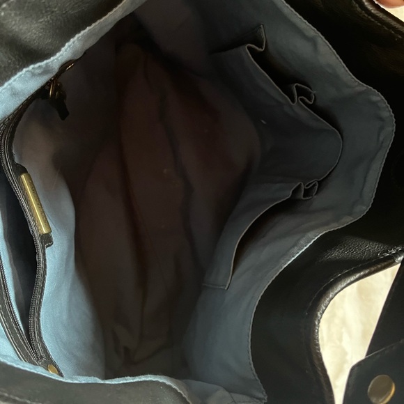 Isabella Fiore Black Leather Bag with Heart and Wings Design - Picture 4 of 6